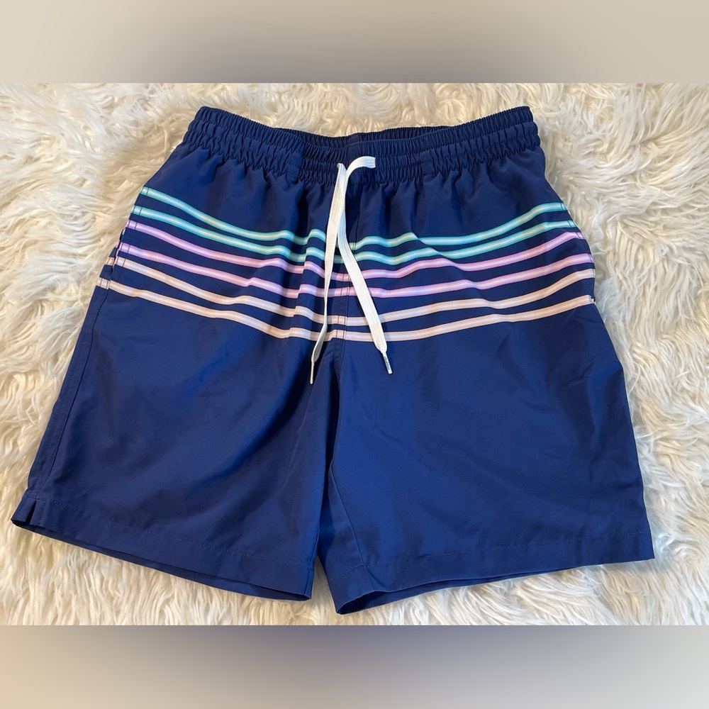 Chubbies Men’s 7” Classic Swim Trunks “The Moon Shadows” With Mesh Liner. M